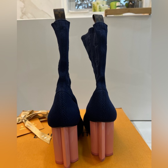 AUTH LOUIS VUITTON Silhouette Ankle Sock Boots w/ Stretch Fabric - Navy/Pink 38 - Picture 3 of 6